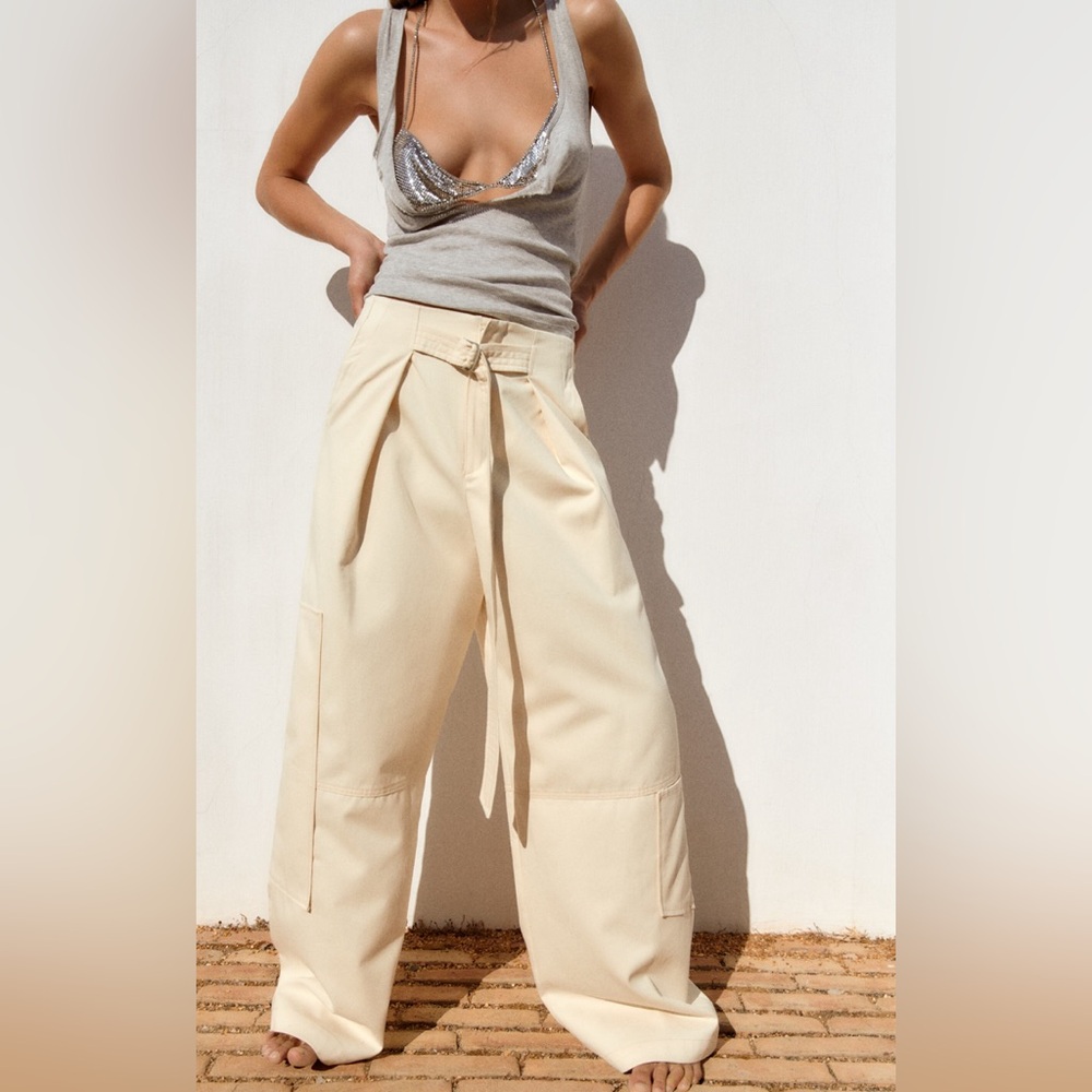NWOT Zara High Rise Tapered Pants in Light Beige size large